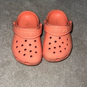 Toddler crocs